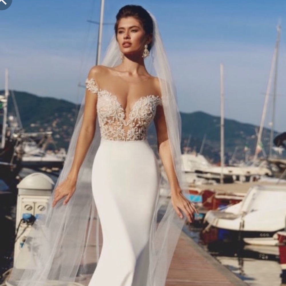 Vierobridal carina gown